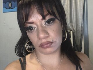 LyricMedina's HD cam live shows Profile Image